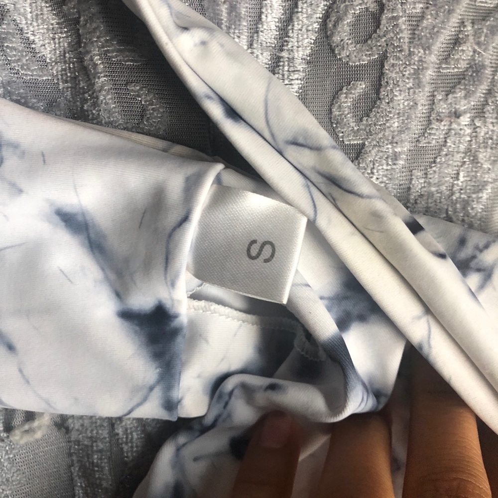 Adjustable marble bikini top
